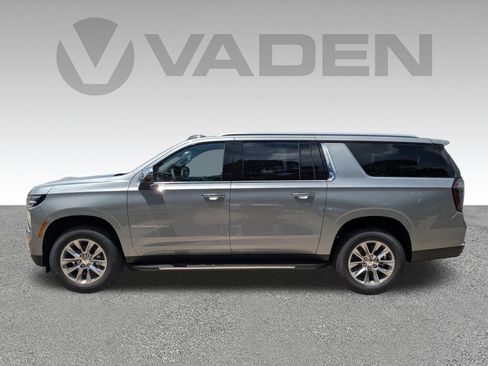 New 2025 Chevrolet Suburban Premier image 27