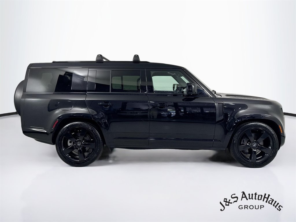 Used 2023 Land Rover Defender 130 X-Dynamic SE AWD/4WD image 8