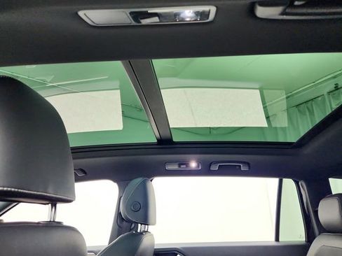 Used 2023 Volkswagen Tiguan SEL R-Line image 22