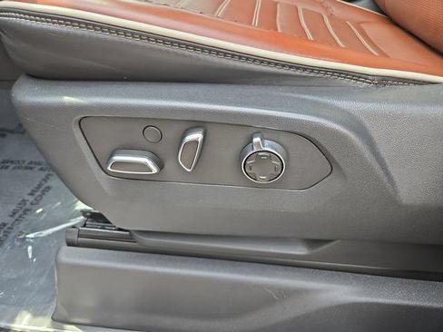 Used 2022 GMC Sierra 1500 Denali Ultimate AWD/4WD image 17