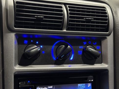 Used 2004 Ford Mustang Mach 1 image 9