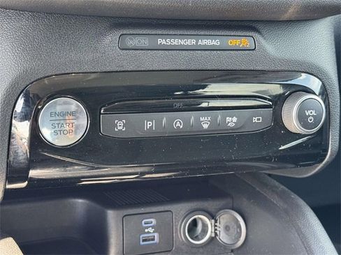 Used 2023 Ford Escape Platinum w/ Premium Technology Package image 5