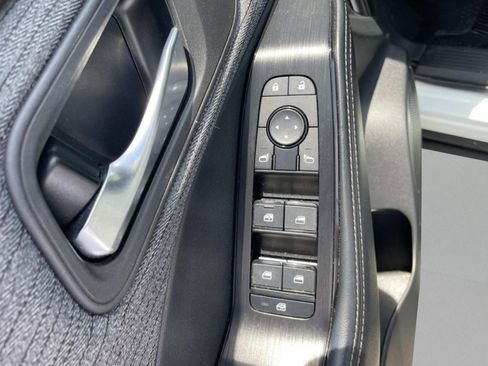 Used 2023 Nissan Rogue SV FWD image 17