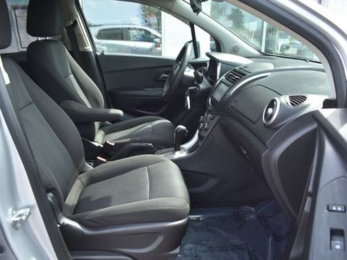 Used 2016 Chevrolet Trax LT AWD/4WD image 36