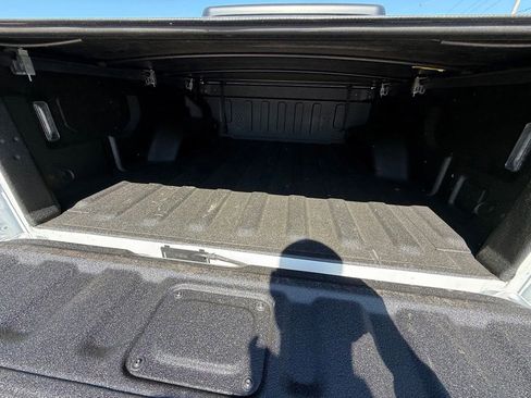 Used 2025 Jeep Gladiator Sport AWD/4WD image 9