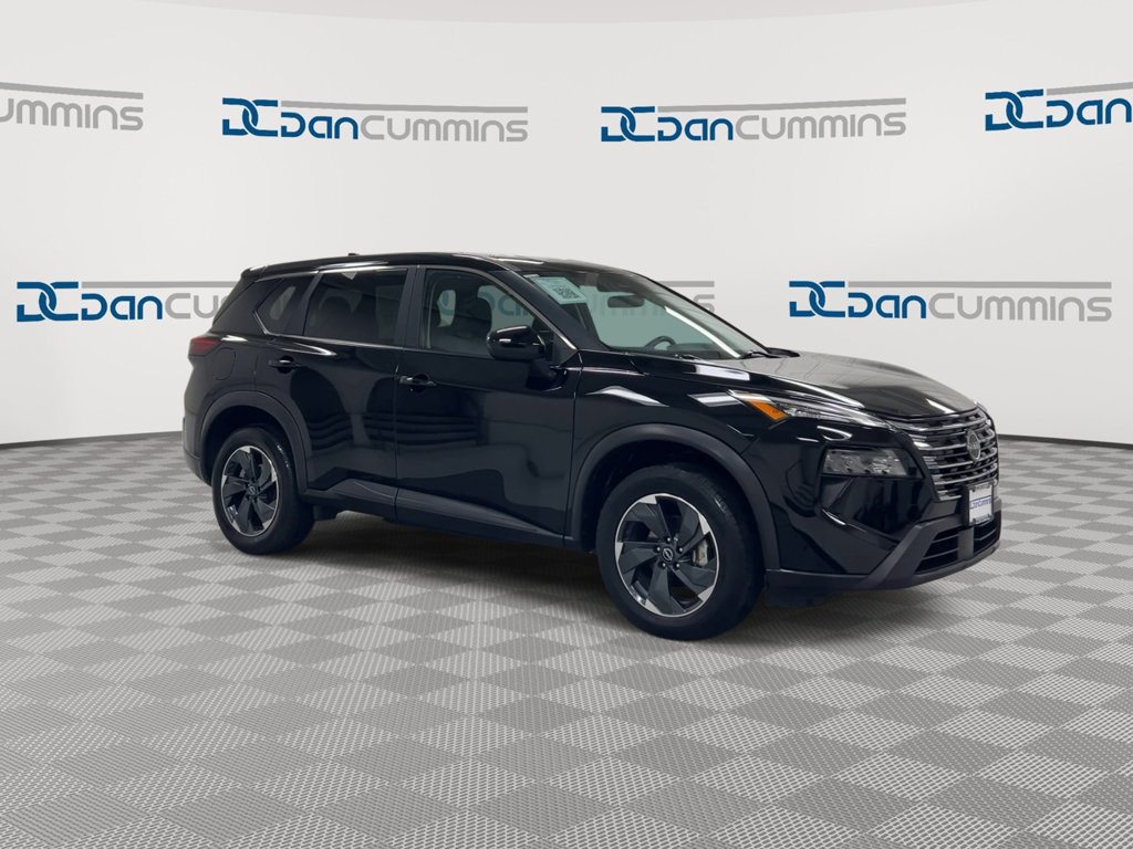 Used 2024 Nissan Rogue SV FWD image 2