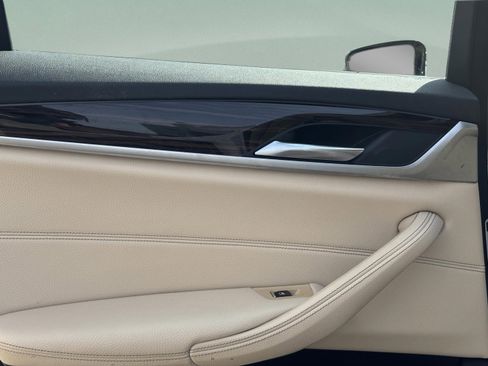 Used 2018 BMW 530i xDrive w/ Premium Package image 27