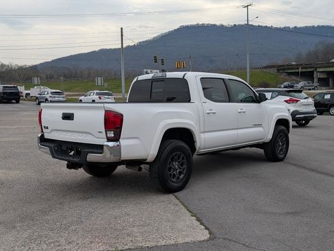 Used 2018 Toyota Tacoma SR5 image 5