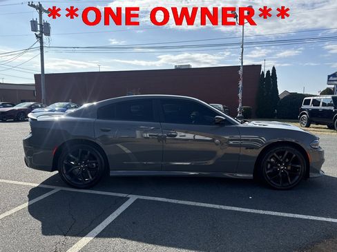 Used 2023 Dodge Charger R/T w/ Blacktop Package image 2