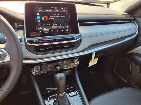 New 2025 Jeep Compass Latitude w/ Convenience Group AWD/4WD image 6