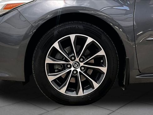 Used 2018 Toyota Avalon XLE Premium FWD image 11