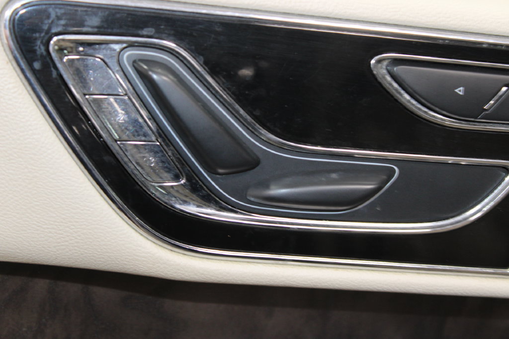 Used 2018 Lincoln Navigator Select RWD image 18