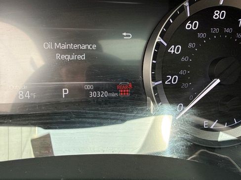 Used 2025 Toyota Highlander XLE AWD/4WD image 12