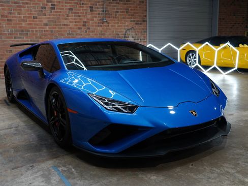 Used 2020 Lamborghini Huracan EVO image 5