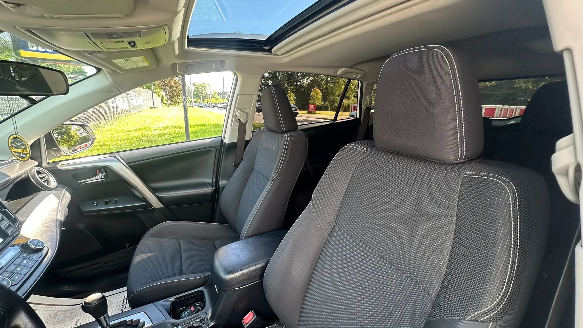 Used 2016 Toyota RAV4 XLE AWD/4WD image 24