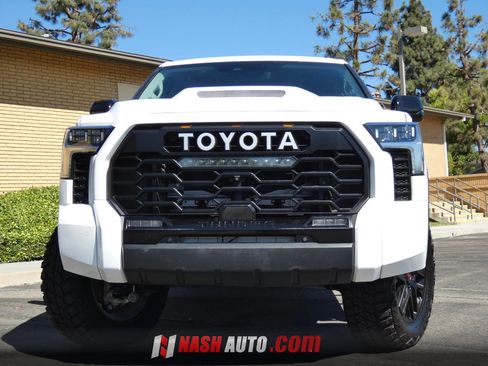Used 2024 Toyota Tundra Limited AWD/4WD image 19