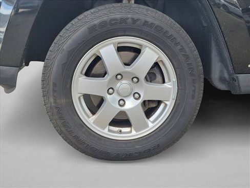 Used 2009 Jeep Grand Cherokee Laredo AWD/4WD image 21