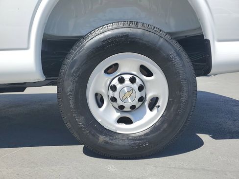 New 2026 Chevrolet Express 2500 w/ Driver Convenience Package image 6