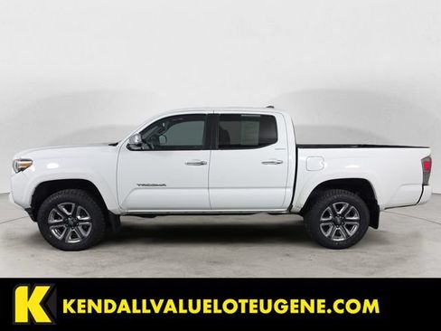 Used 2019 Toyota Tacoma Limited AWD/4WD image 2