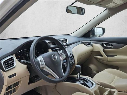 Used 2016 Nissan Rogue SV FWD image 9