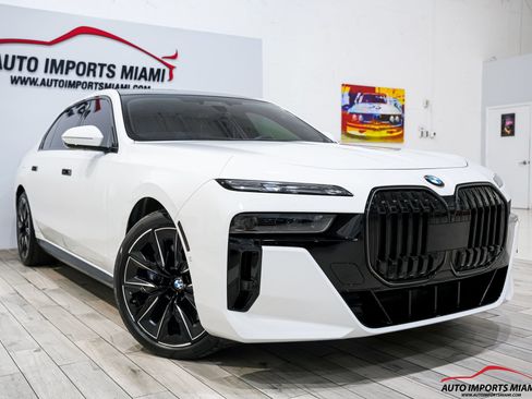 Used 2024 BMW 760i xDrive w/ Executive Package AWD/4WD image 30
