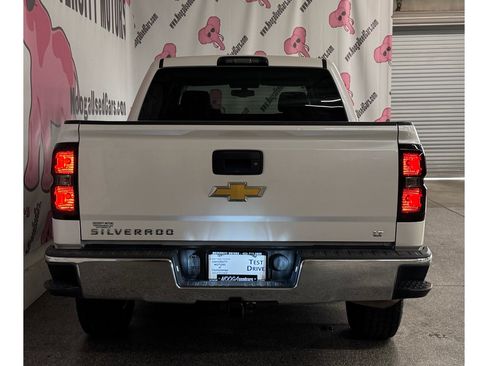 Used 2018 Chevrolet Silverado 1500 LT w/ LT Convenience Package AWD/4WD image 11