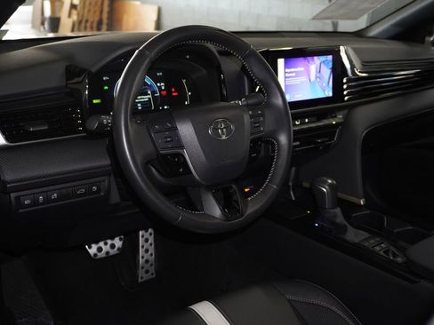 Certified 2025 Toyota Camry SE image 11