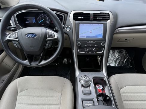 Used 2020 Ford Fusion SE FWD image 20