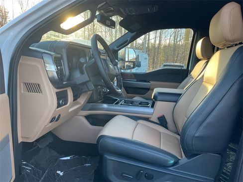 New 2026 Ford F250 Lariat w/ Chrome Package image 13