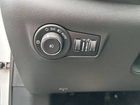 New 2026 Jeep Compass Latitude image 16