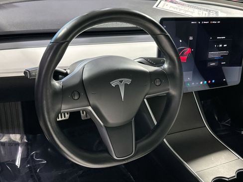 Used 2018 Tesla Model 3 Long Range image 17