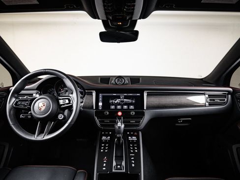 Certified 2026 Porsche Macan GTS AWD/4WD image 25