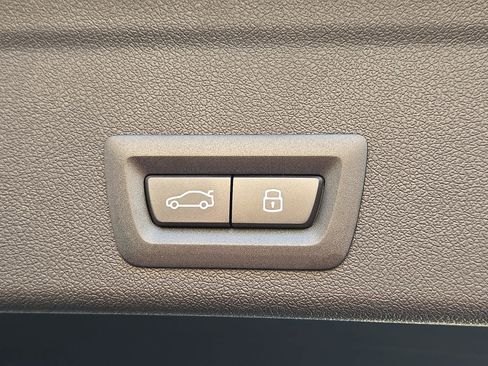 New 2026 BMW X6 xDrive40i w/ Climate Comfort Package image 13