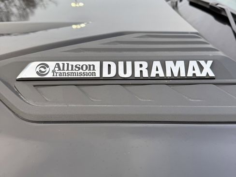 Used 2025 Chevrolet Silverado 2500 Custom w/ Custom Value Package image 23