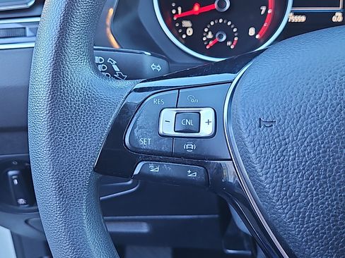 Used 2021 Volkswagen Tiguan S image 12