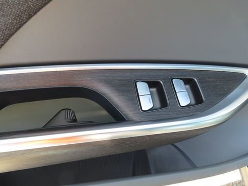Used 2025 Lucid Air Pure RWD image 13