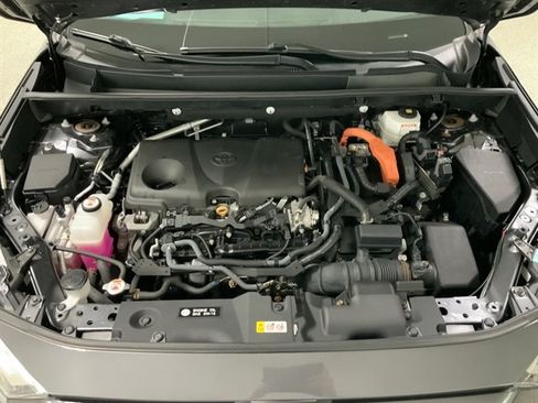 Used 2022 Toyota RAV4 XLE AWD/4WD image 7