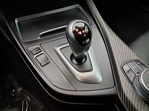 Used 2018 BMW M2 image 29