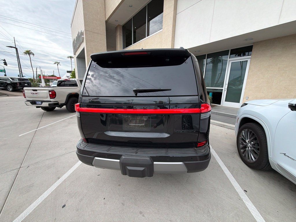 Used 2025 Lexus GX 550 AWD/4WD image 11