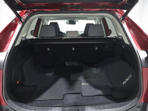 Used 2021 Toyota RAV4 Limited AWD/4WD image 4