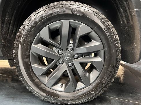 Used 2025 Honda Ridgeline Sport image 25