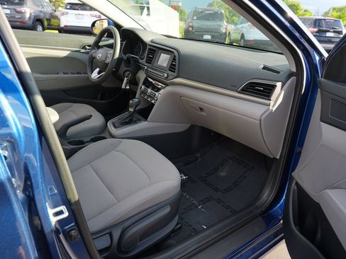 Used 2020 Hyundai Elantra SE FWD image 26