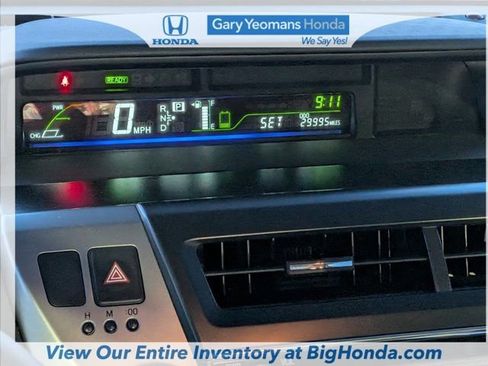 Used 2017 Toyota Prius V Two image 27