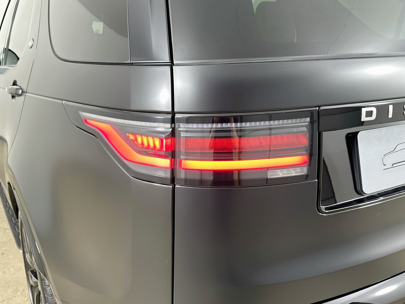New 2026 Land Rover Discovery Limited Edition AWD/4WD image 13