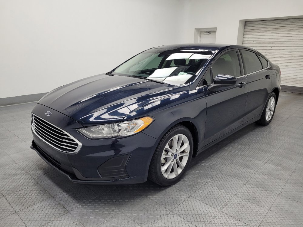 Used 2020 Ford Fusion SE FWD image 2