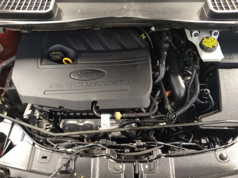 Used 2018 Ford Escape SE w/ SE Sync 3 Package AWD/4WD image 30