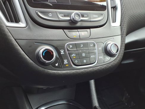 Used 2025 Chevrolet Malibu LT FWD image 19