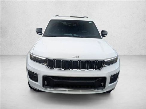 Used 2021 Jeep Grand Cherokee L Overland w/ Luxury Tech Group IV AWD/4WD image 2
