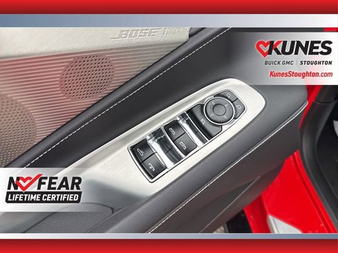 Used 2022 Chevrolet Corvette Stingray Preferred Conv w/ Z51 Performance Package RWD image 23