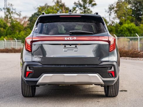 Used 2024 Kia Seltos S image 6